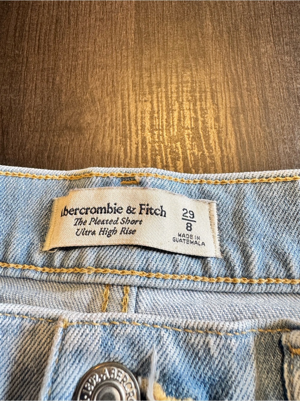 Abercrombie & Fitch Light Blue High-Rise Pleated Women's Jeans